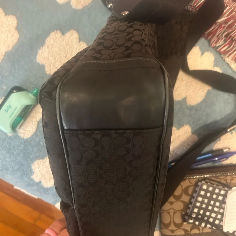 Coach Signature Black Men's Messenger Bag - Picture 8 of 10